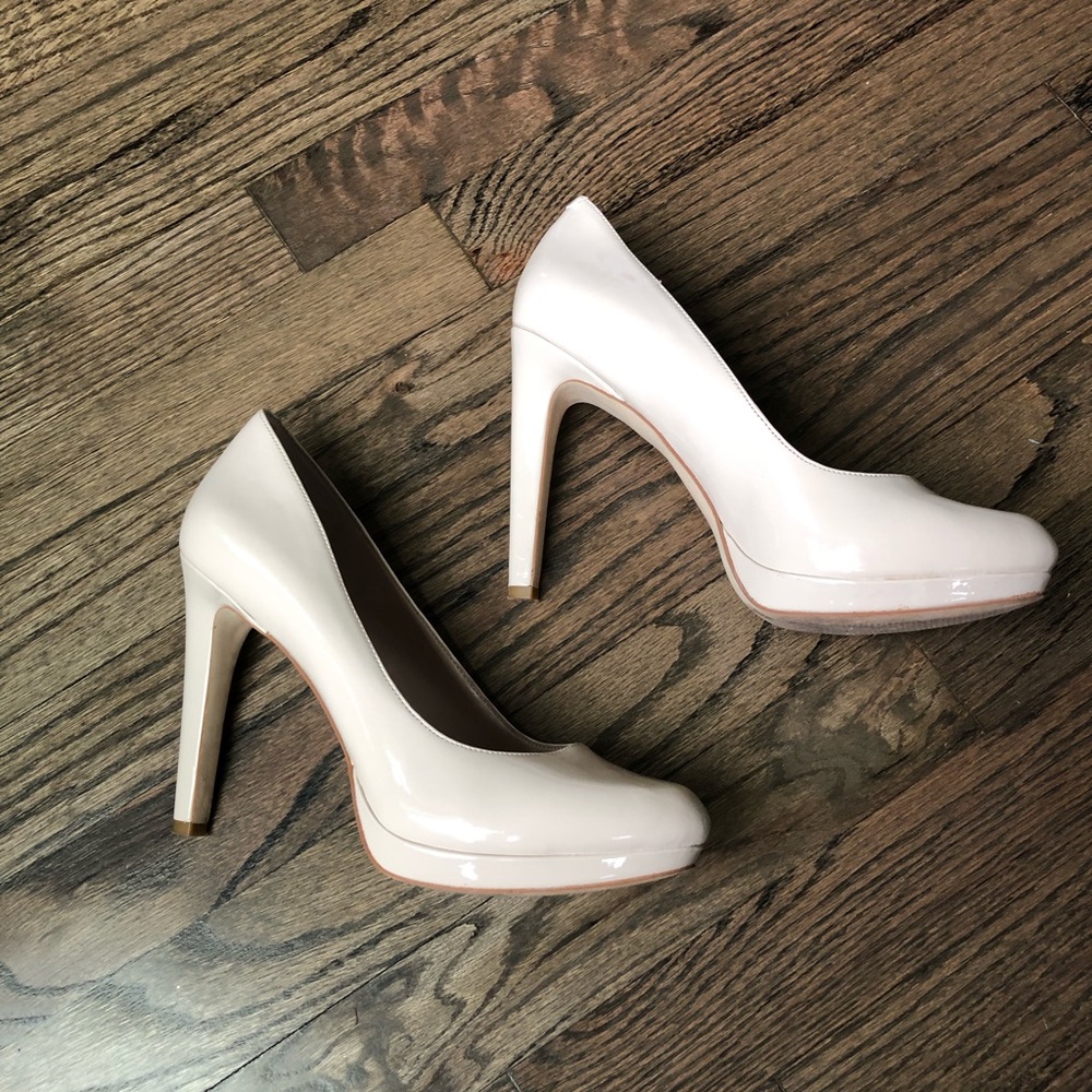 BCBGeneration nude pumps